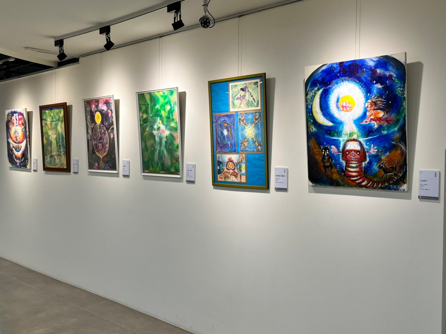 新北市美麗永安藝文中心自即日起至11月21日展出「星星的土壤─美麗永安×和光天使藝廊7人聯展」。   圖：新北市文化局提供